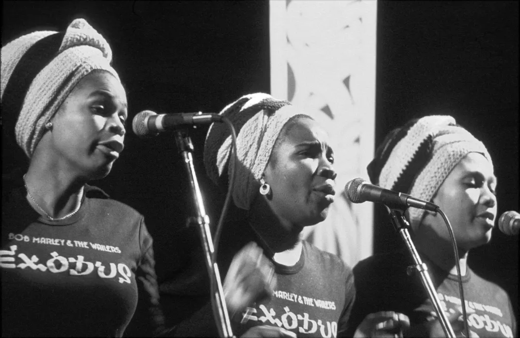 Bob Marley, galéria, Judy Mowatt, Rita Marley, Marcia Griffiths, 1977 