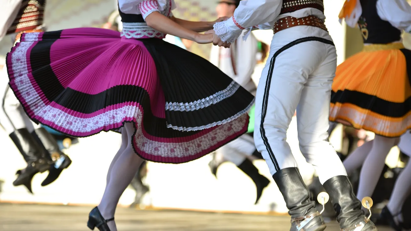 magyar néptánc táncos pár hagyományőrzés 