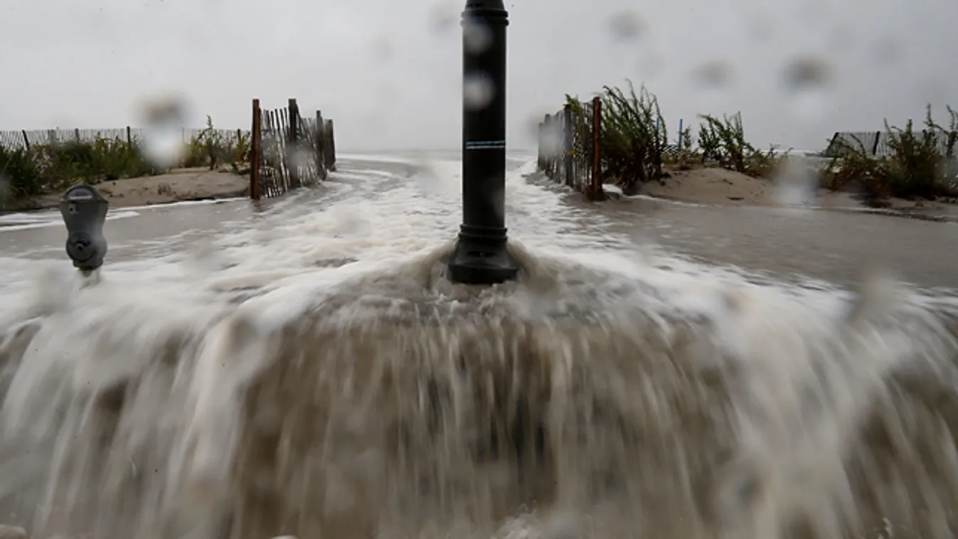 Sandy hurrikán, USA, Amerika, partra csap az árvíz a New Yersey-i Cape May-ben 