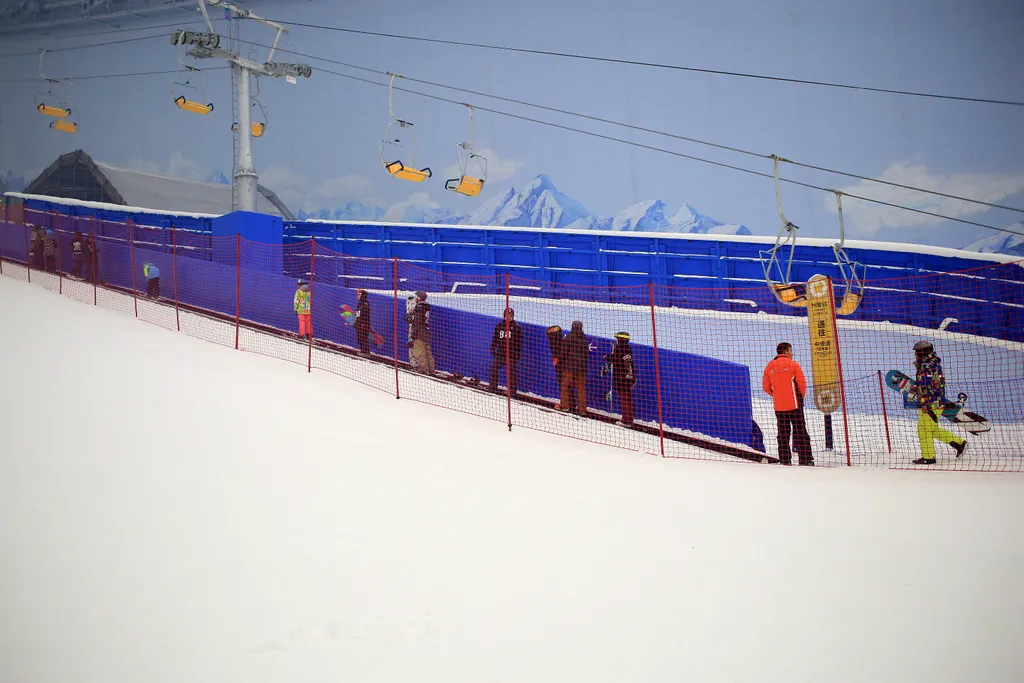 Harbin Wanda Indoor Ski and Winter Sports Resort 