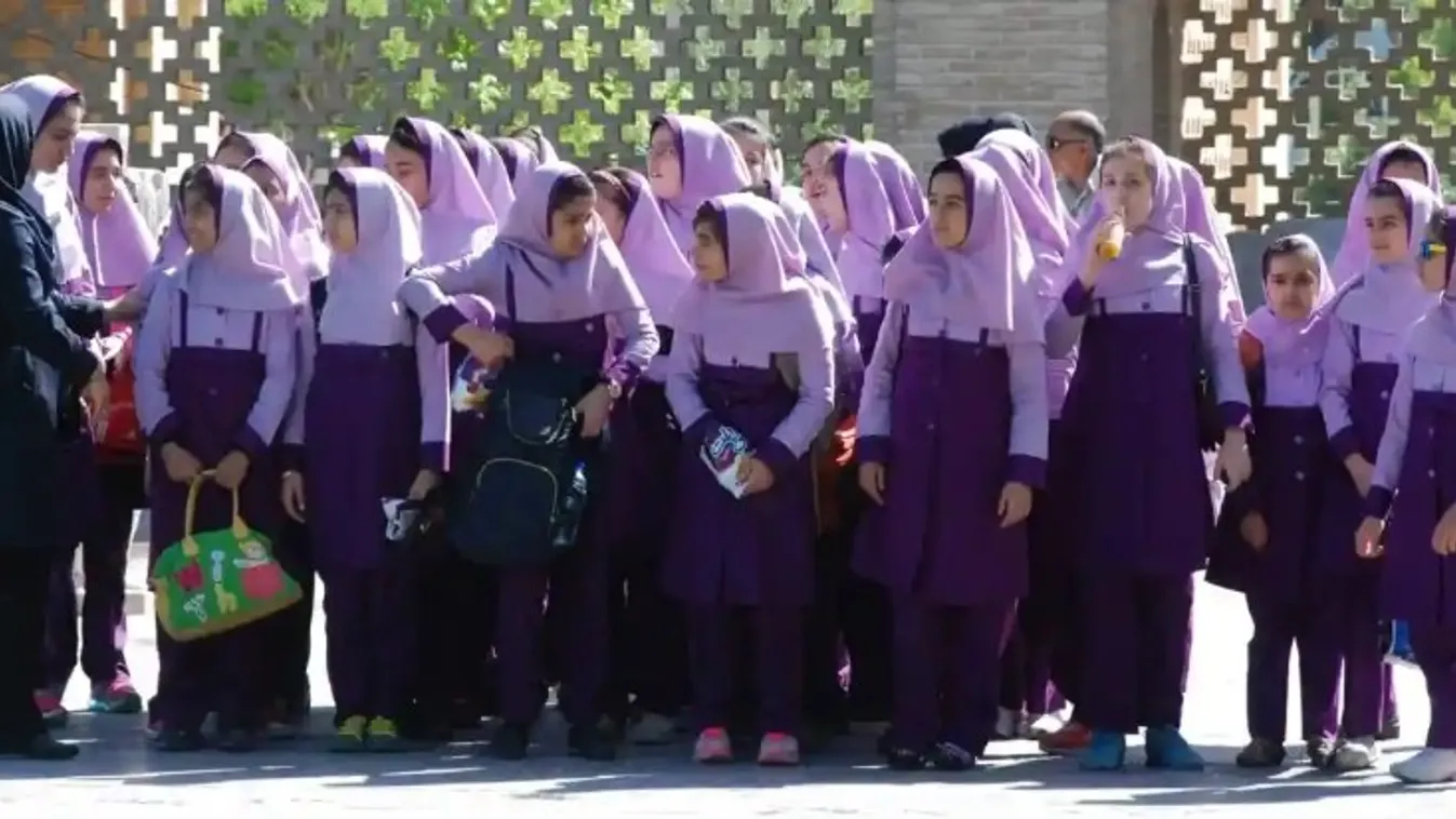 Irán, diáklányok 