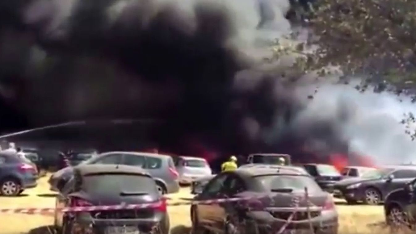 több száz autó lángolt egy portugál fesztiválon 