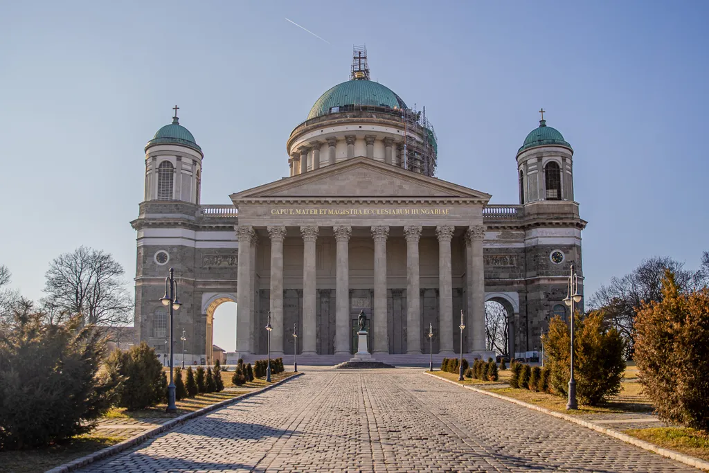 Esztergomi bazilika, esztergomi Nagyboldogasszony- és Szent Adalbert-főszékesegyház, felújítás, építés 