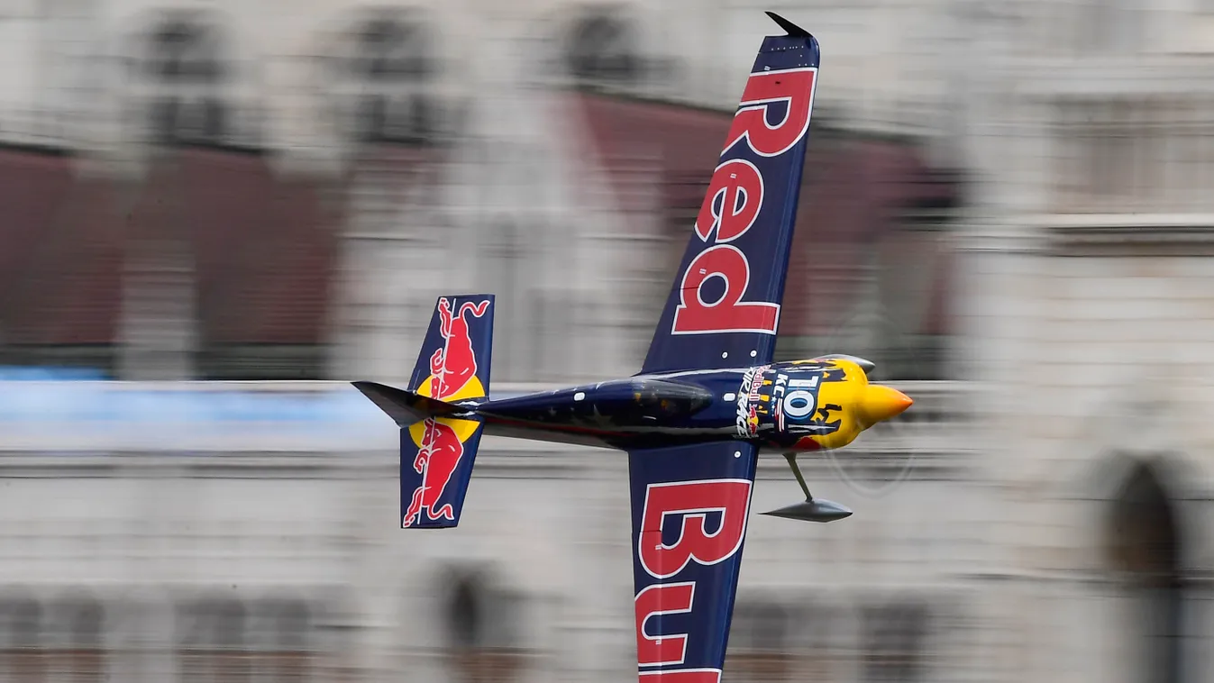 Kirby Chambliss, Red Bull Air Race, műrepülés 