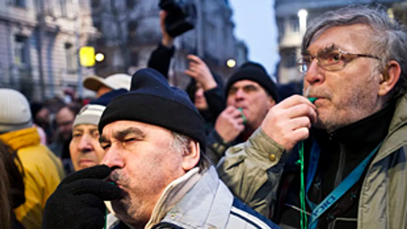 LMP demonstráció a Parlamentnél, tüntetés, kormányellenes demonstráció 