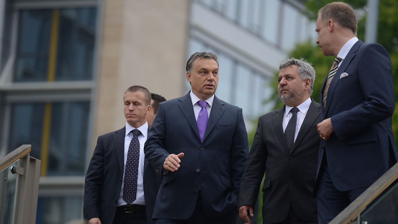 Orbán Viktor, kormányértékelő, Larus rendezvényközpont