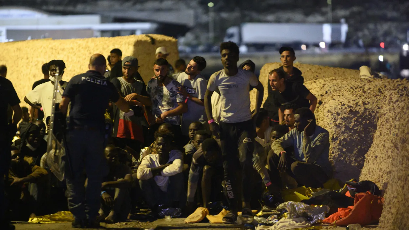 Lampedusa, olaszország, migráns, illegális, embercsempész, 2023, szeptember, rendkívüli 