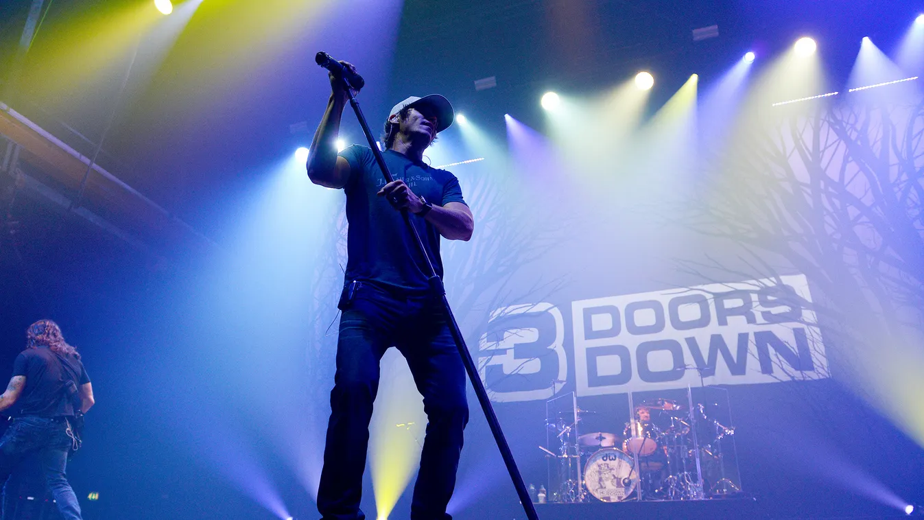 "3 Doors Down" live in Munich MUSIC CELEBRITY television show STAR performer show ARTIST live mode 