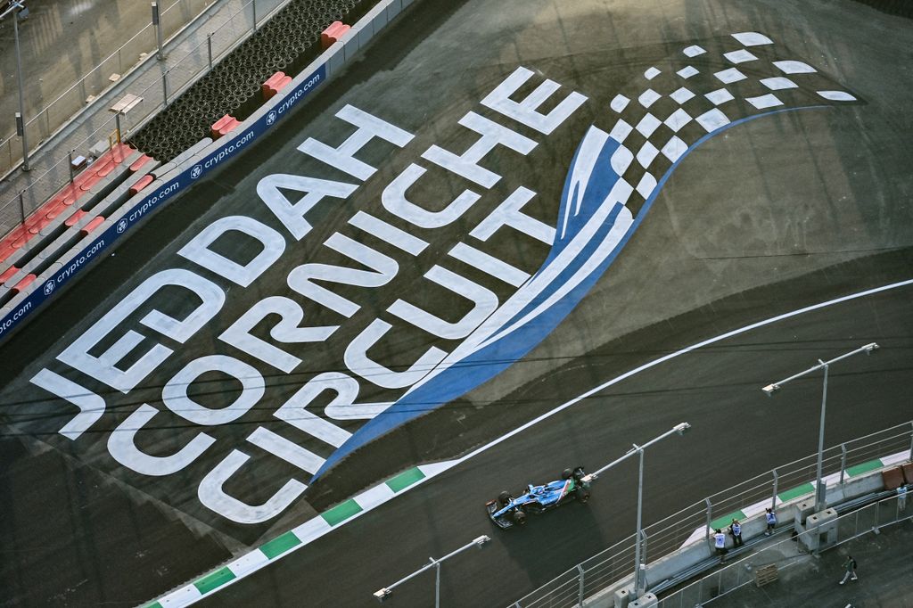 Forma-1, Fernando Alonso, Alpine, Szaúd-arábiai Nagydíj 2021, péntek 