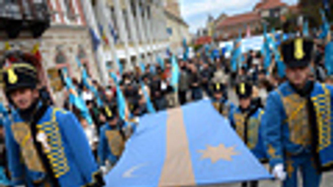 Tüntetés Székelyföld autonómiájáért Sepsiszentgyörgyön