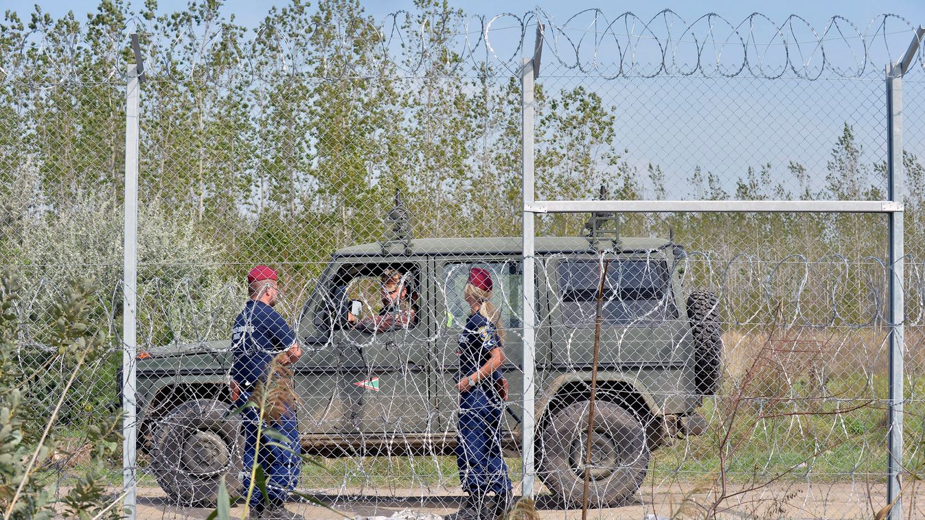 menekültek röszke kerítés autó 
