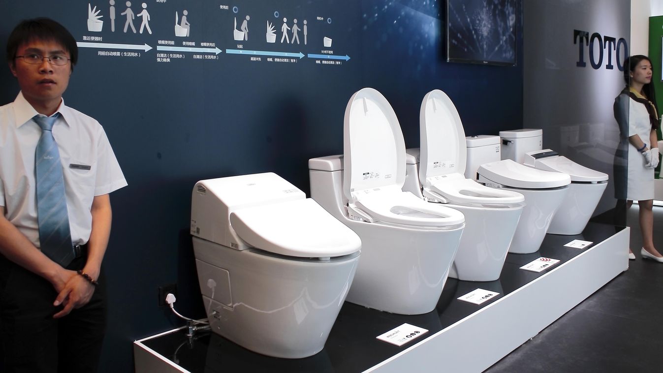 Toilet maker Toto counts on Chinese to change cultural habits China Chinese Toto flush toilet closestool stool SQUARE FORMAT 