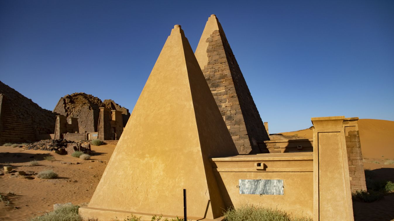 Meroe piramis Szudán 2020,Begrawia pyramids,Khartoum,Meroe Pyramids,Sudan 