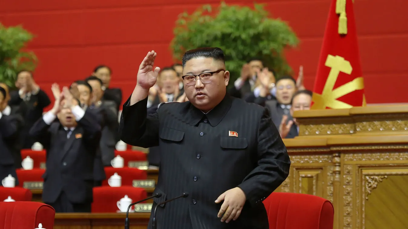 KIM Dzsong Un Phenjan, 2021. január 13.
A KCNA észak-koreai állami hírügynökség által közreadott képen Kim Dzsong Un elsőszámú észak-koreai vezető, a Koreai Munkapárt főtitkára, a Nemzetvédelmi Bizottság első elnöke az észak-koreai kommunista állampárt ny