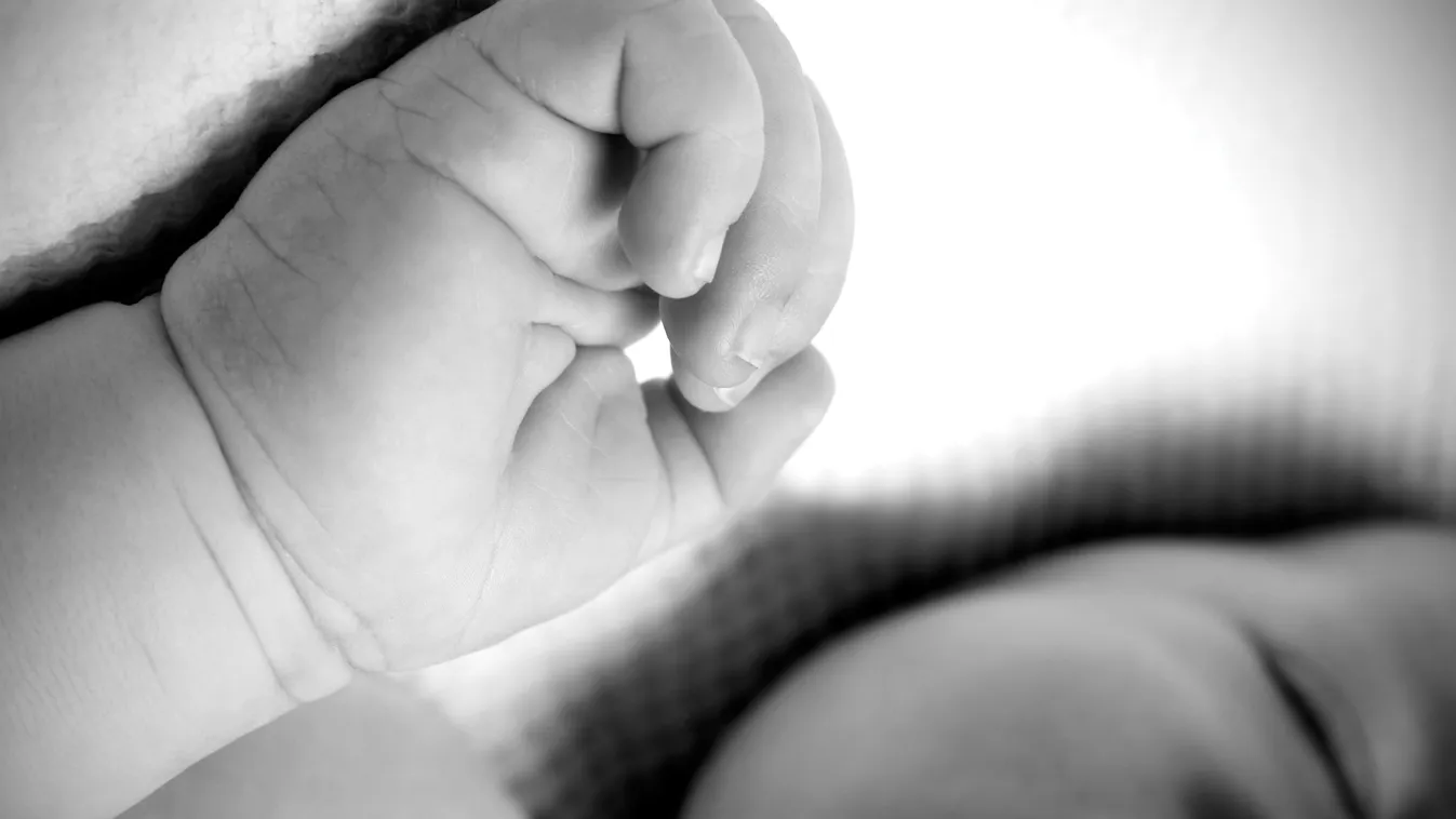 kisbaba csecsemő Felfoghatatlan: Saját kisbabáját ölte meg a nő (18+) 