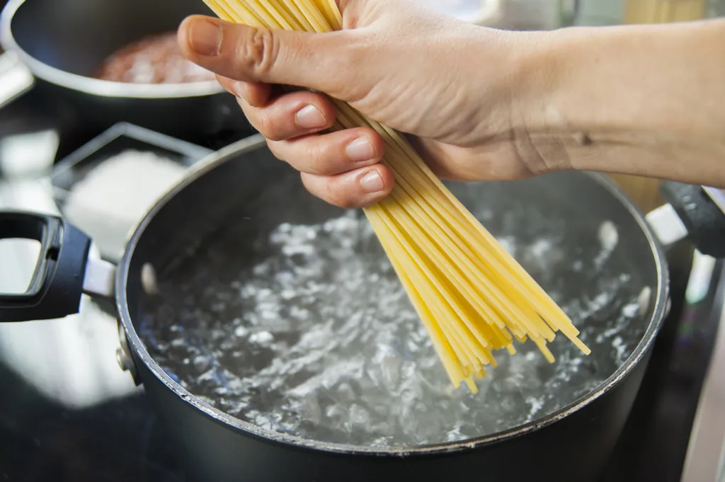 spagetti tészta főzés 