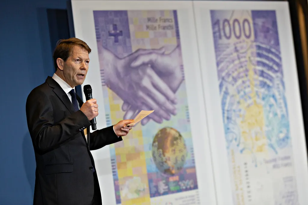 új 1000-es svájci frank 