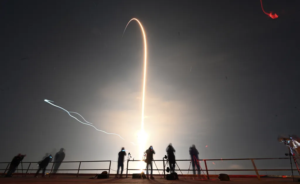 Elstartolt a Space X Falcon rakétája 