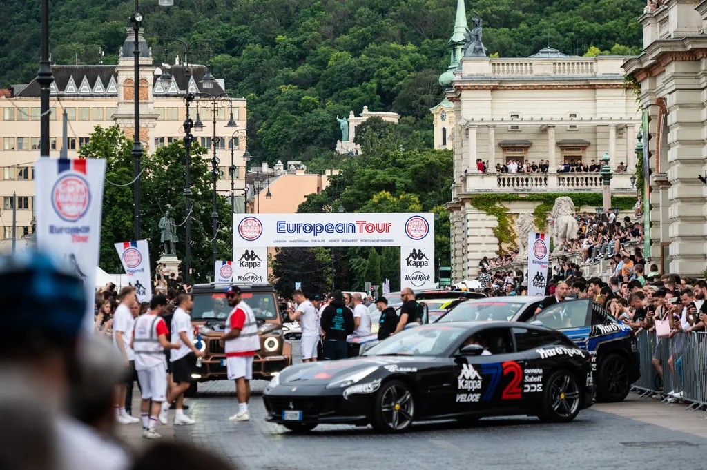 Gumball 3000 rally, éves motor rally, Maximillion Cooper, autók, zene, szórakozás, Budapest, Ybl Miklós tér, 2023. 06. 15. 