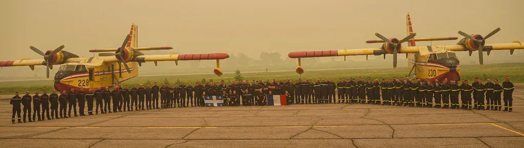 erdőtűz, tűz, erdő, Kanada, French firefighters assist with Canada wildfires Canada,fire,forest,France,Quebec,wildfires panoramic 