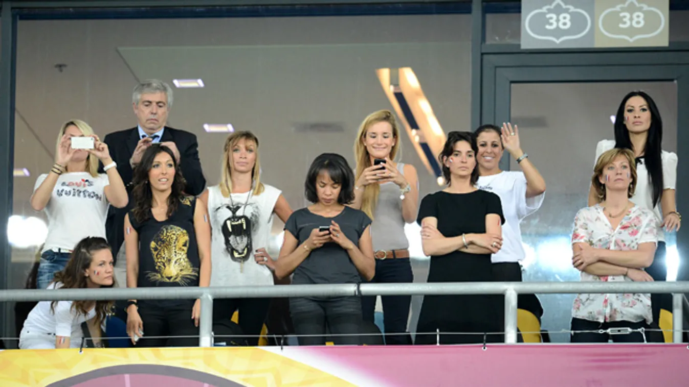 Foci-Eb 2012, csajok, Miss Francia válogatott, a francia focisták feleségei