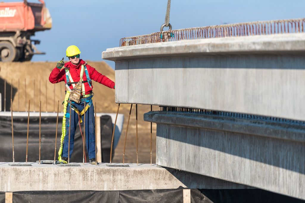 Zagyva-híd építkezésével zárta az évet a jászberényi elkerülő projektje, Magyar Építők, 2021 