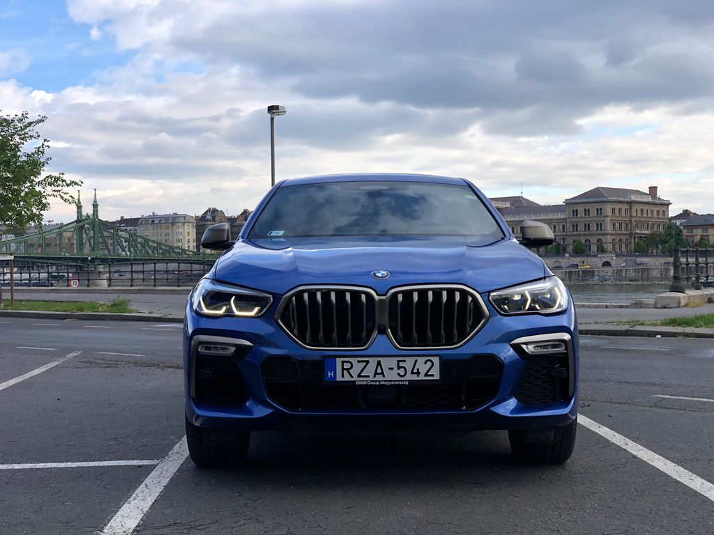 BMW X6 M50i 