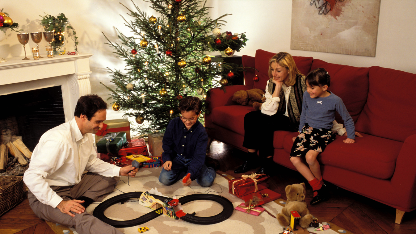 karácsony ünnep fa karácsonyfa család vasút kisvasút 