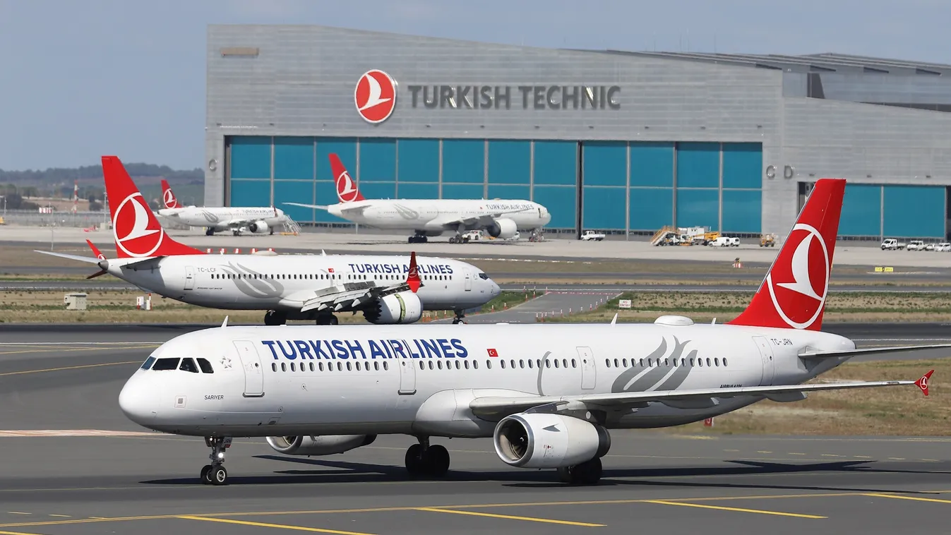 Istanbul,,Turkey,-,October,05,,2021:,Turkish,Airlines,Airbus,A321-231 