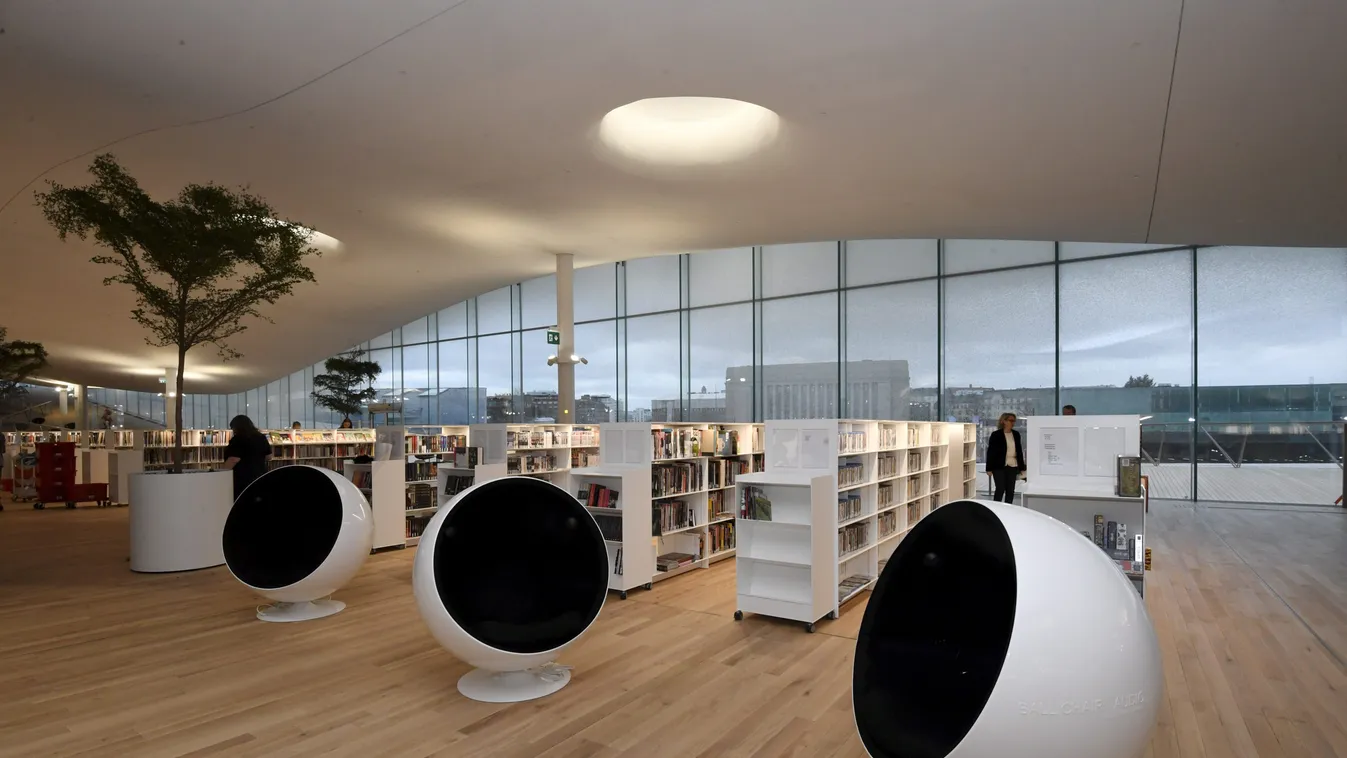 Helsinki, könyvtár, robot 