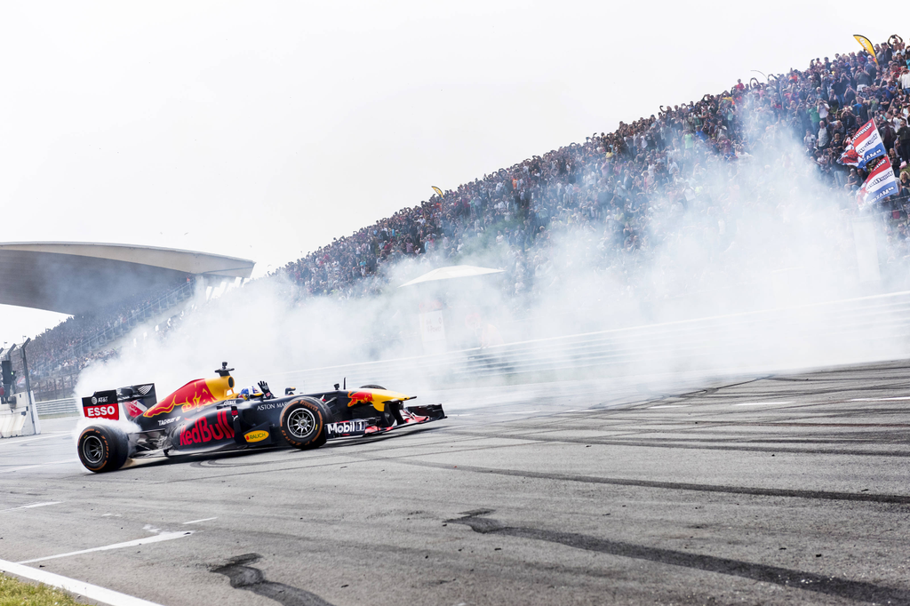 A Forma-1-es Red Bull Racing bemutatója a hollandiai Zandvoortban, David Coulthard 