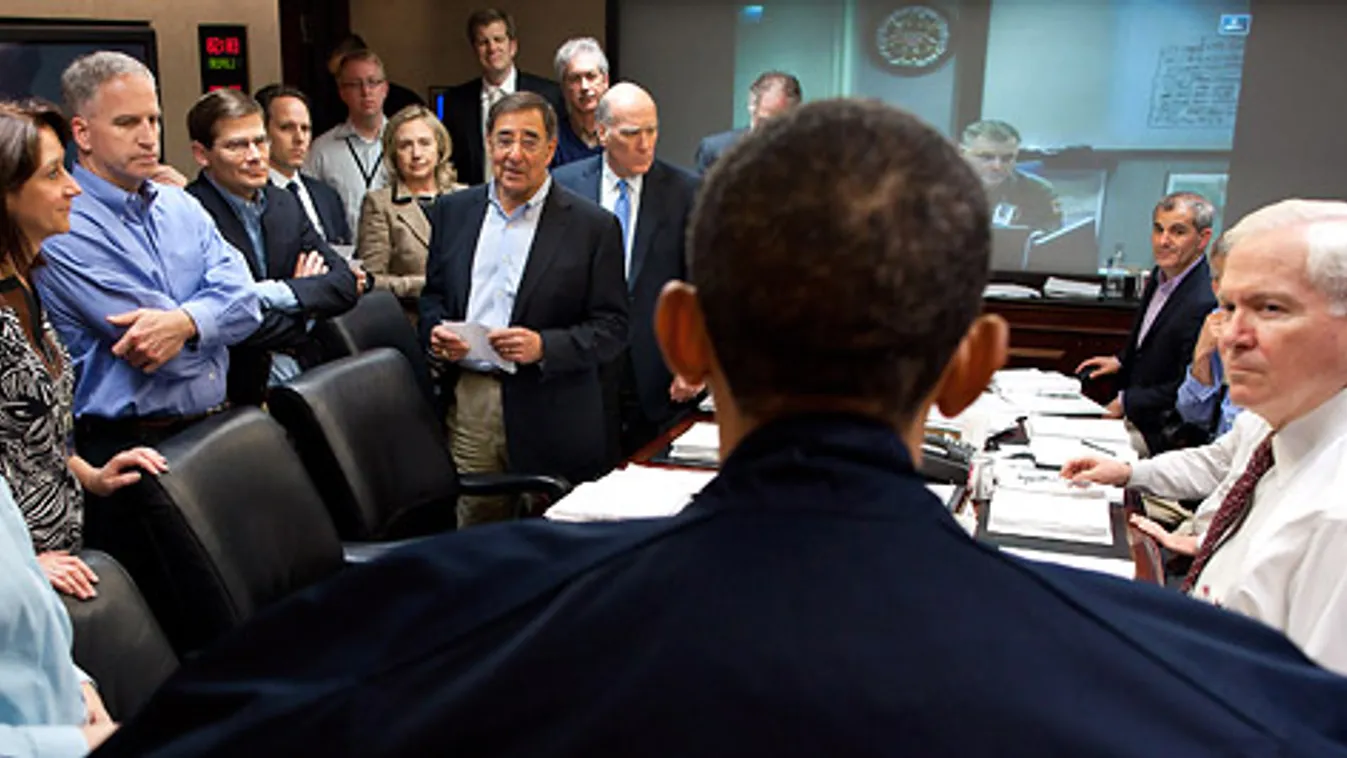 Baracko Obama amerikai elnök megbeszélést tart a biztonsági bizottsággal az Oszama bin Laden elleni támadás estéjén a Fehér Házban 