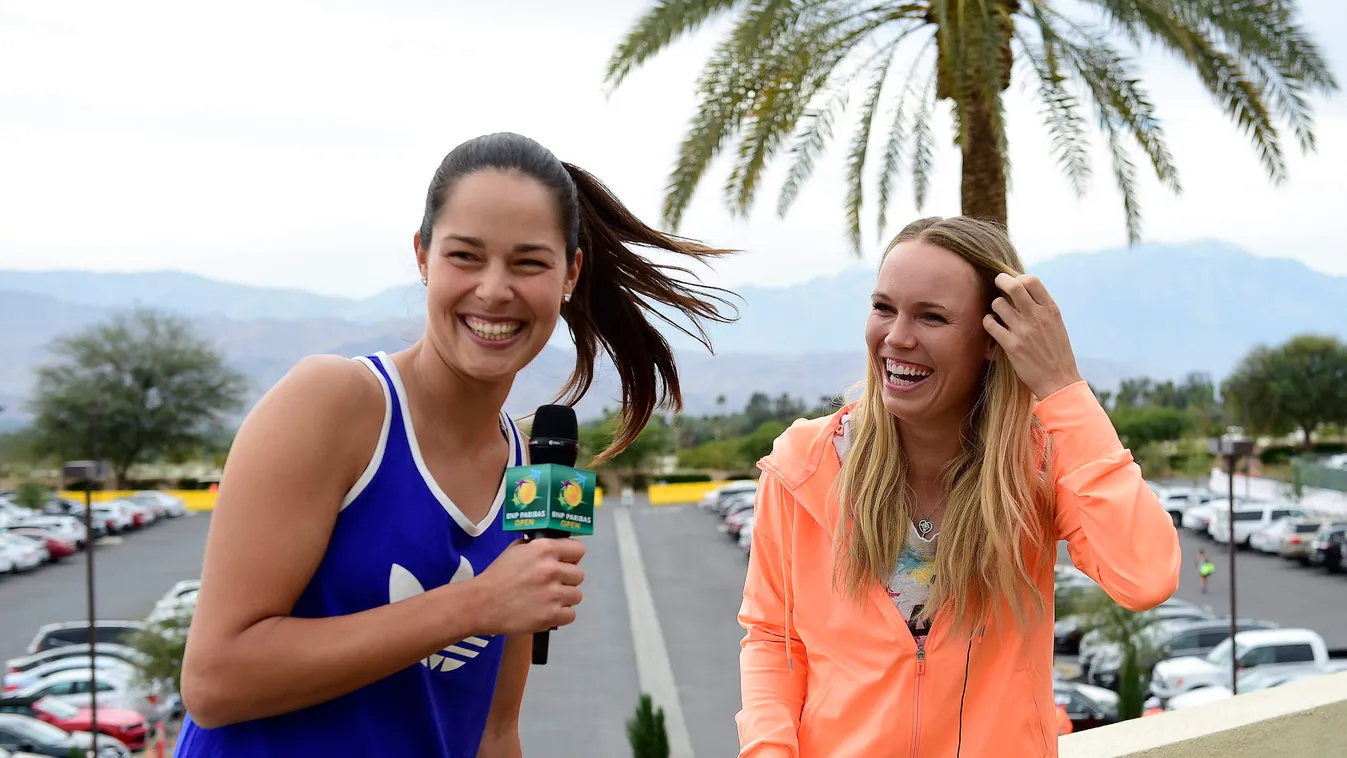 Wozniacki, Caroline Indian Wells, 2015. március 12.
A szerb Ana Ivanovic (b) és a dán Caroline Wozniacki egy sajtóeseményen az Indian Wells-i keménypályás tenisztornán a kaliforniai városban 2015. március 11-én. (MTI/EPA/John G. Mabanglo) 