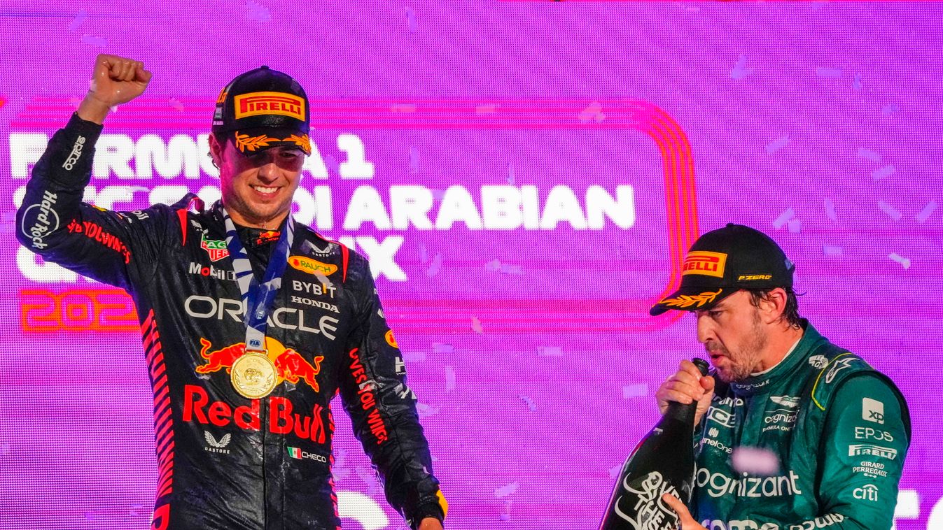 PÉREZ, Sergio; ALONSO, Fernando Dzsidda, 2023. március 19.
A győztes Sergio Pérez, a Red Bull mexikói versenyzője (b) és a harmadik heyezett Fernando Alonso, az Aston Martin spanyol versenyzője pezsgővel ünnepel a Forma-1-es autós gyorsasági világbajnoksá