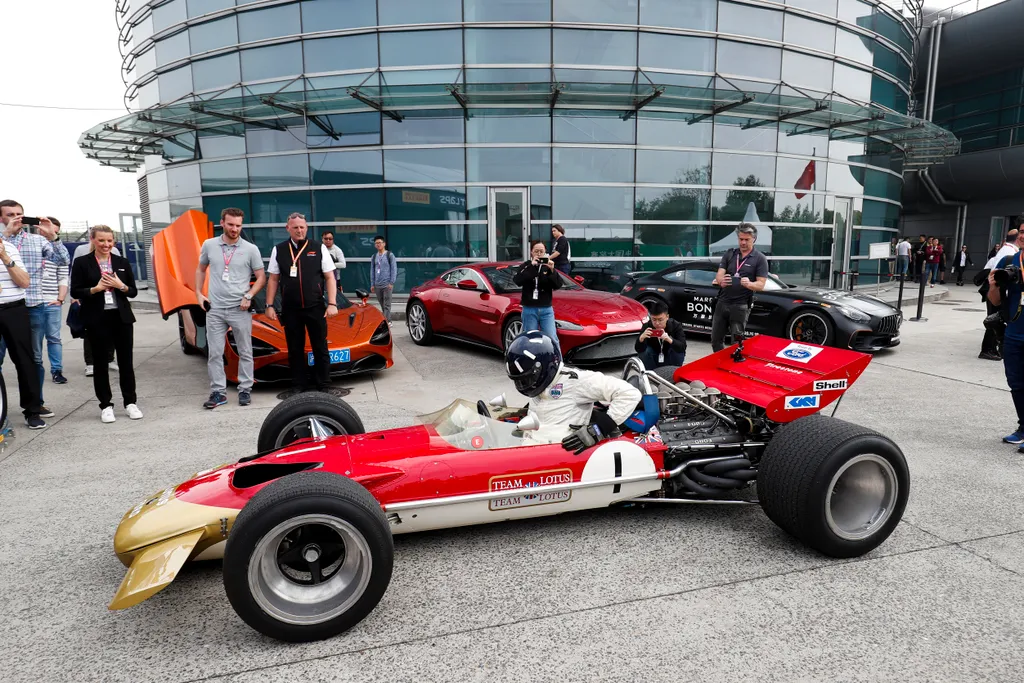 Forma-1, Damon Hill, Lotus 49B, Kínai Nagydíj 