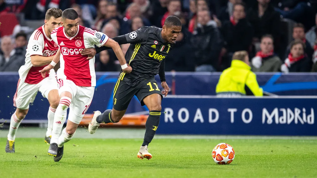 Ajax Amsterdam - Juventus Turin Sports soccer Persons CHAMPIONS LEAGUE 