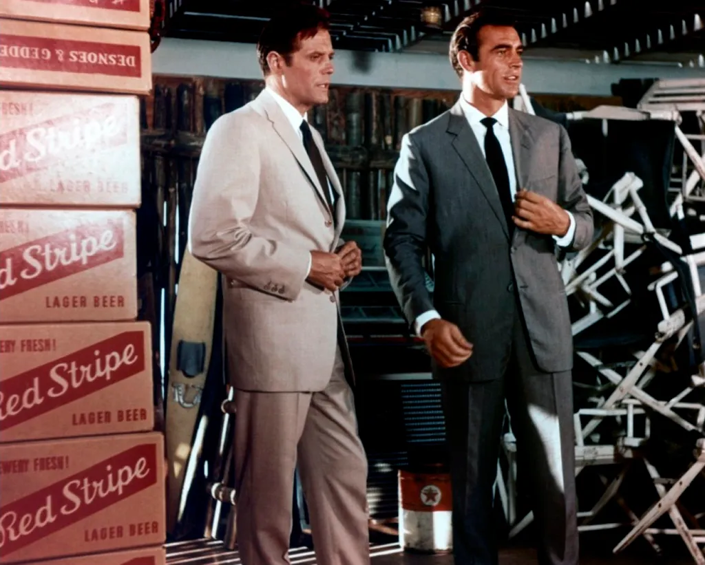 James Bond 007 contre Dr. No James Bonf carton de biere beer carton James Bond Ian Fleming Square Horizontal 
