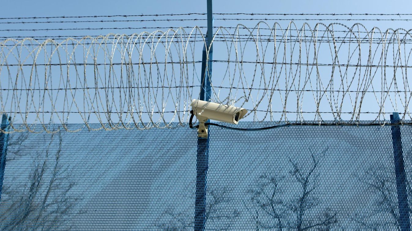 Martonvásári börtön sajtóbejárás kerítés szögesdrót
Közép-Dunántúli Országos Büntetés-Végrehajtási Intézet 