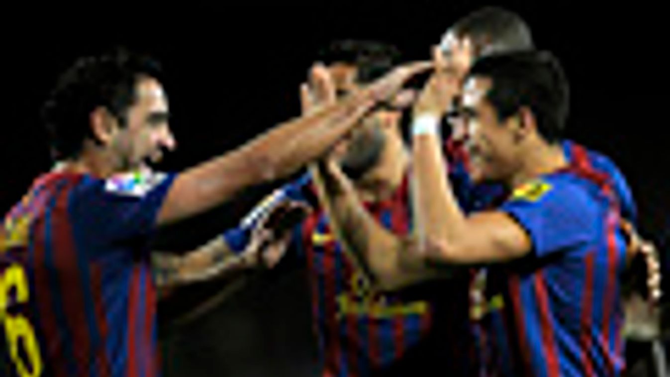 Barcelona, Xavi Hernandez gratulál Alexis Alejandro Sancheznek