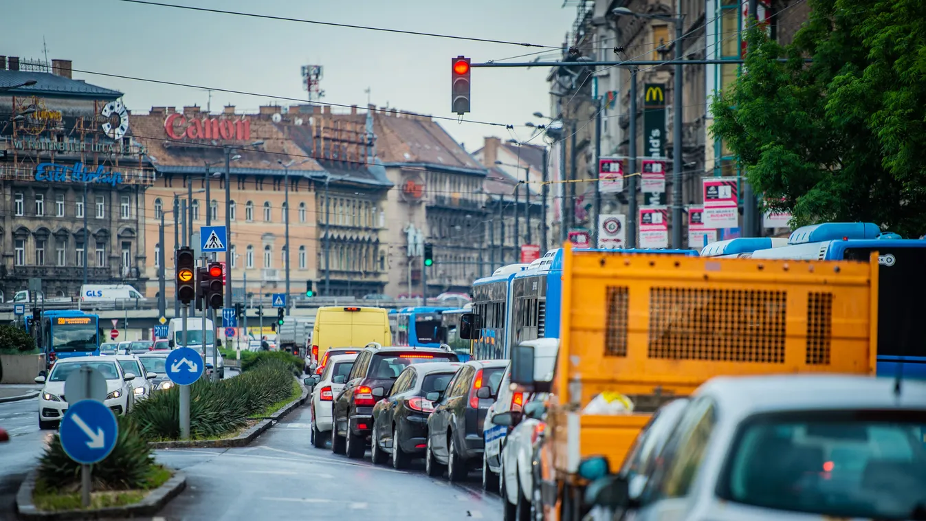autó, forgalom, dugó, Budapest, közlekedés, érettségi 