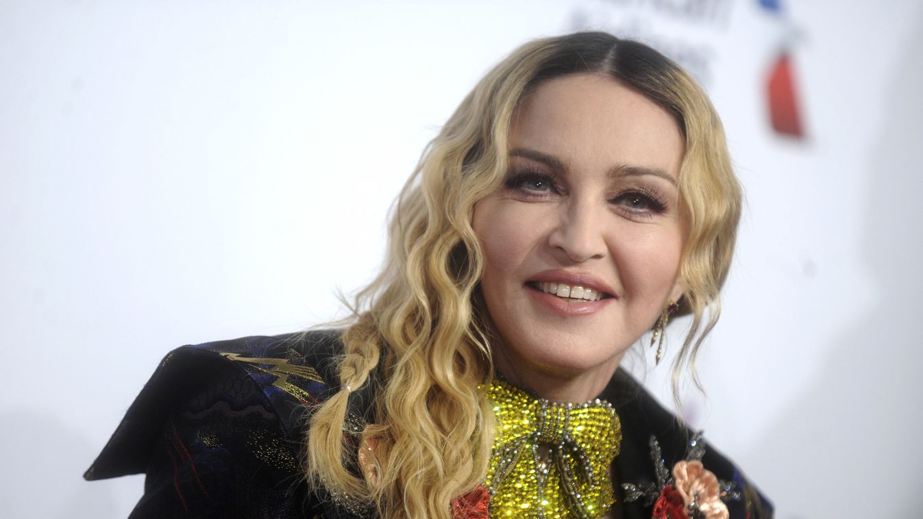 Billboard Women In Music 2016 In New York CELEBRITY Celebrities ACE awards award ENTERTAINMENT SINGER

25 éves fiújával fotózták le az 58 éves Madonnát, Madonna 