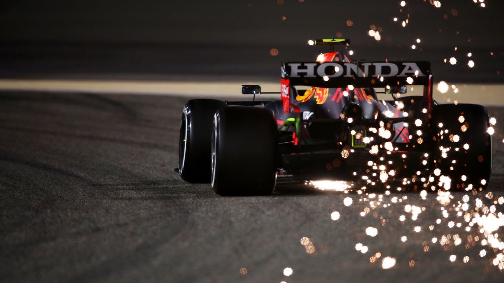 Forma-1, Sergio Pérez, Red Bull Racing,  Bahrein teszt 2. nap, Honda logo 