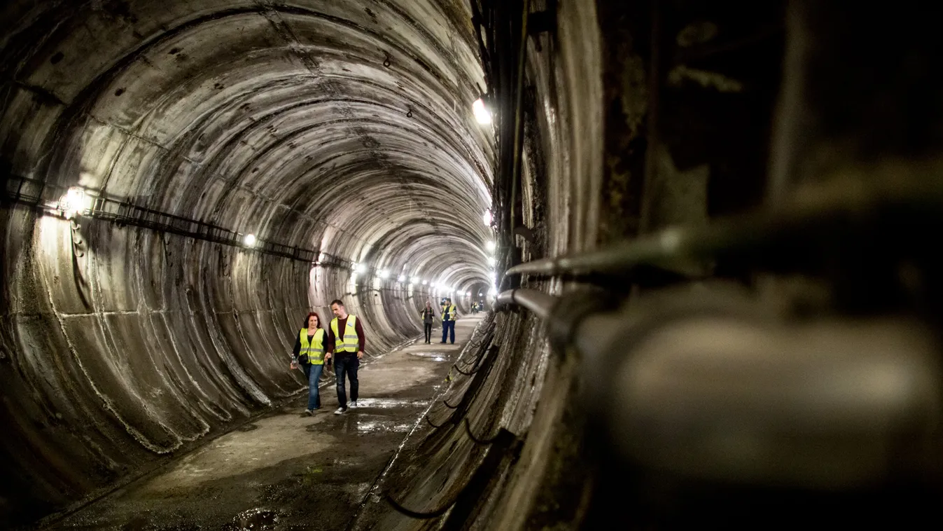 éjszakai metrólátogatás, M2 Deák tér- Kossuth tér, GALÉRIA 