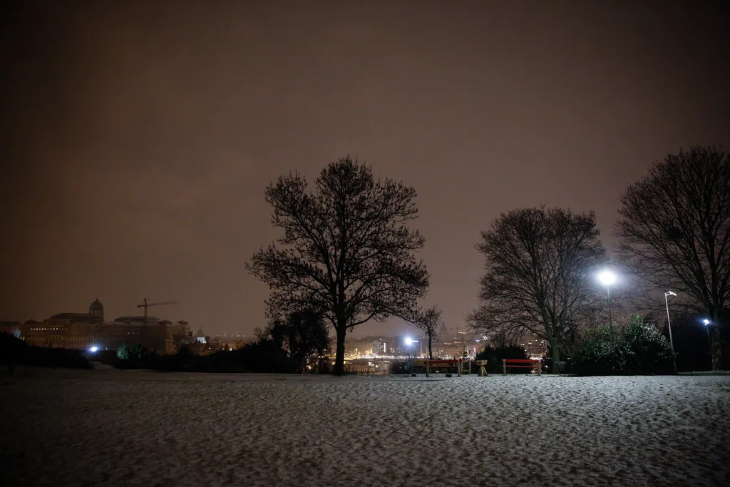 hó, havazás, hóesés, hajnal, időjárás, Budapest, 2021.02.11. 