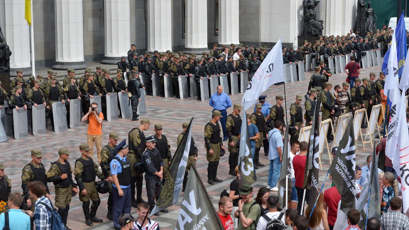 tüntetés, ukrán parlament 