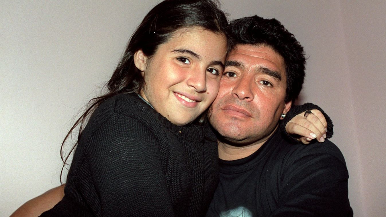 Soccer: Maradona with daughter Giannina DAUGHTER FOOTBALL abroad FAMILY SPORT CHILD CELEBRITY xgv2011 People 