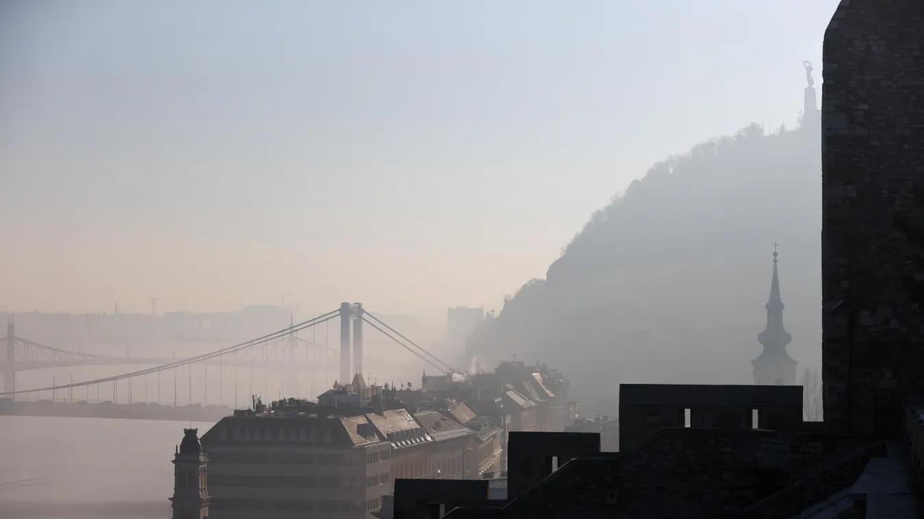 Duna, part, köd, ködös, időjárás, Budapest, tél, 2021.12.14. 