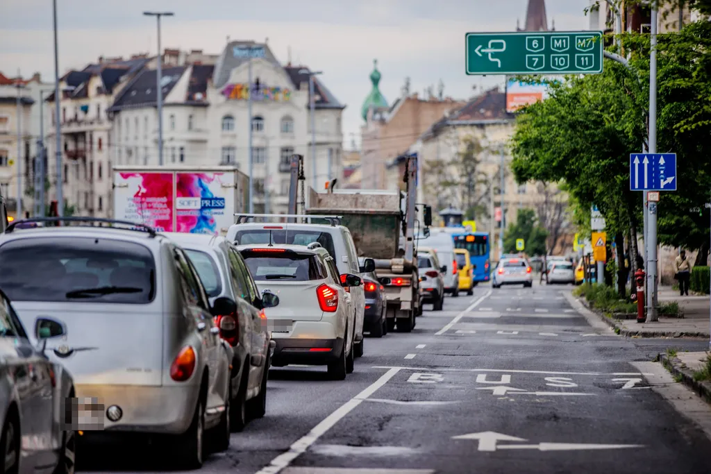 autó, forgalom, dugó, Budapest, közlekedés, érettségi 