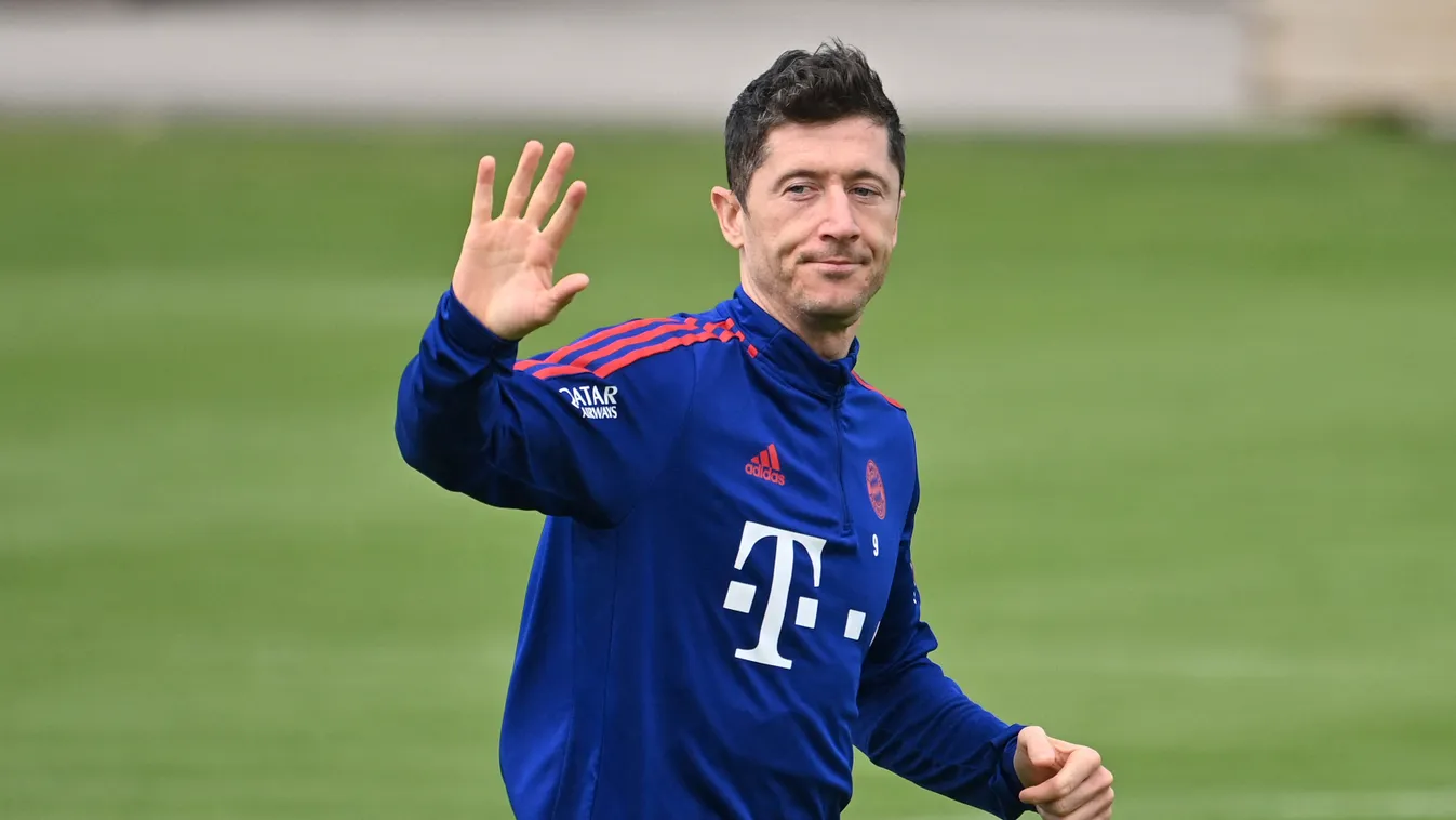 Lewandowski speaks plain language "My story at Bayern is over". current sport ball sports DFL first division 21.22.2021 SOCCER FOOTBALL men soccer federal league professional soccer player SP Spo league game soccer game 1st league 1 Bundesliga Horizontal 
