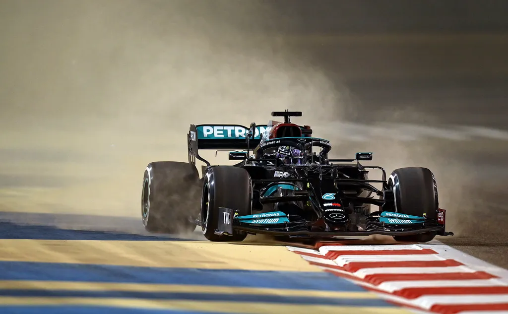 Forma-1, Lewis Hamilton, Mercedes, Bahrein teszt 1. nap 